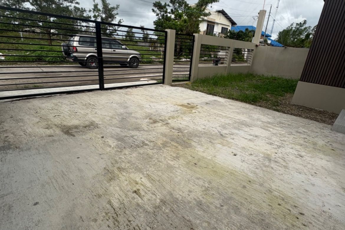 3 Bedroom House for Sale in Mandalagan, Bacolod, Negros Occidental – photo 2