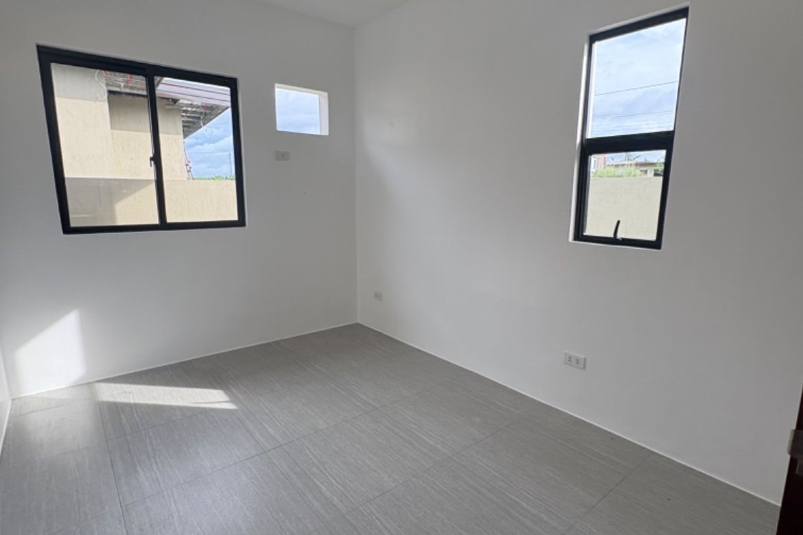 3 Bedroom House for Sale in Mandalagan, Bacolod, Negros Occidental – photo 8