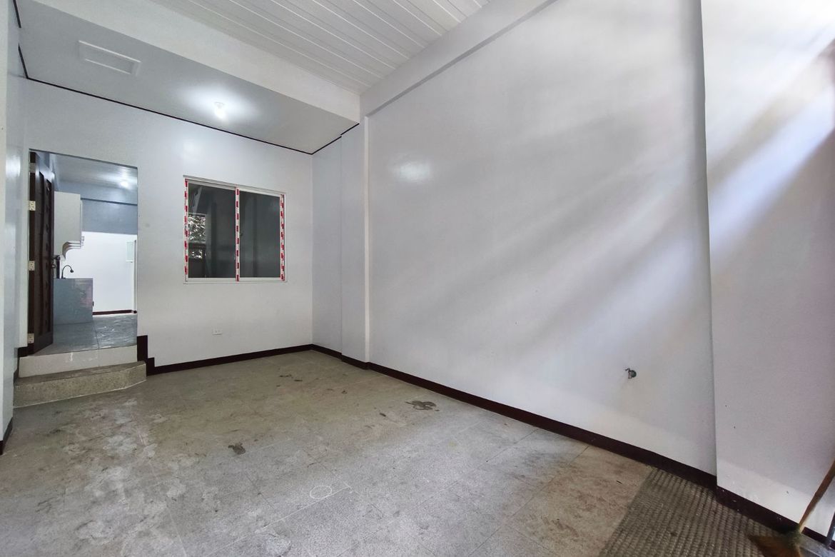 3 Bedroom House for Sale in Manila, Metro Manila near LRT-2 Legarda – photo 5