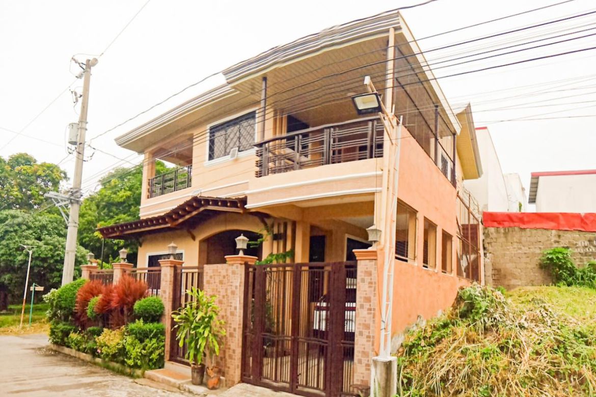 3 Bedroom House for Sale in Mayondon, Los Baños, Laguna