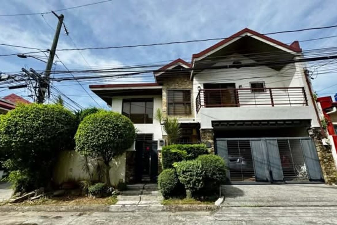 3 Bedroom House for Sale in Merville, Parañaque, Metro Manila
