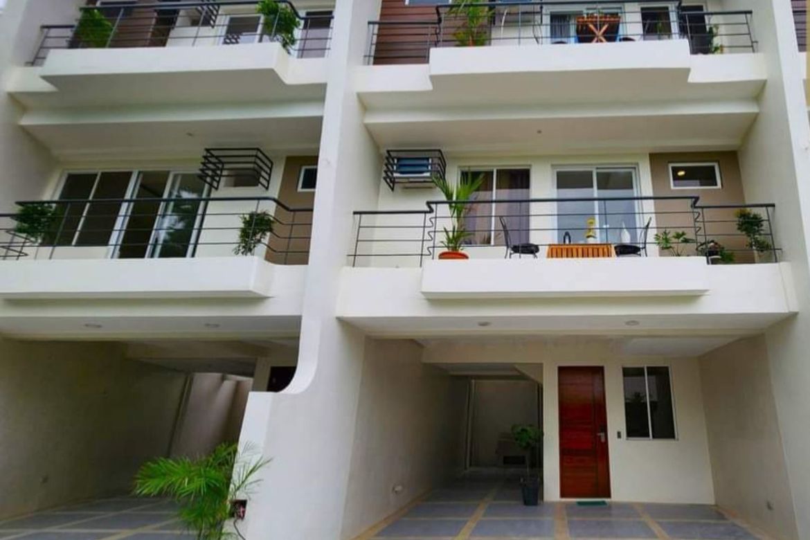 3 Bedroom House for Sale in Merville, Parañaque, Metro Manila