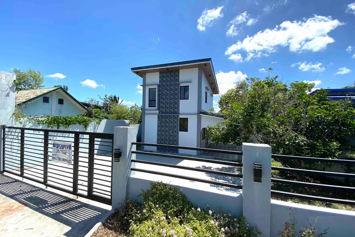 3 Bedroom House for Sale in Minantok Kanluran, Amadeo, Cavite