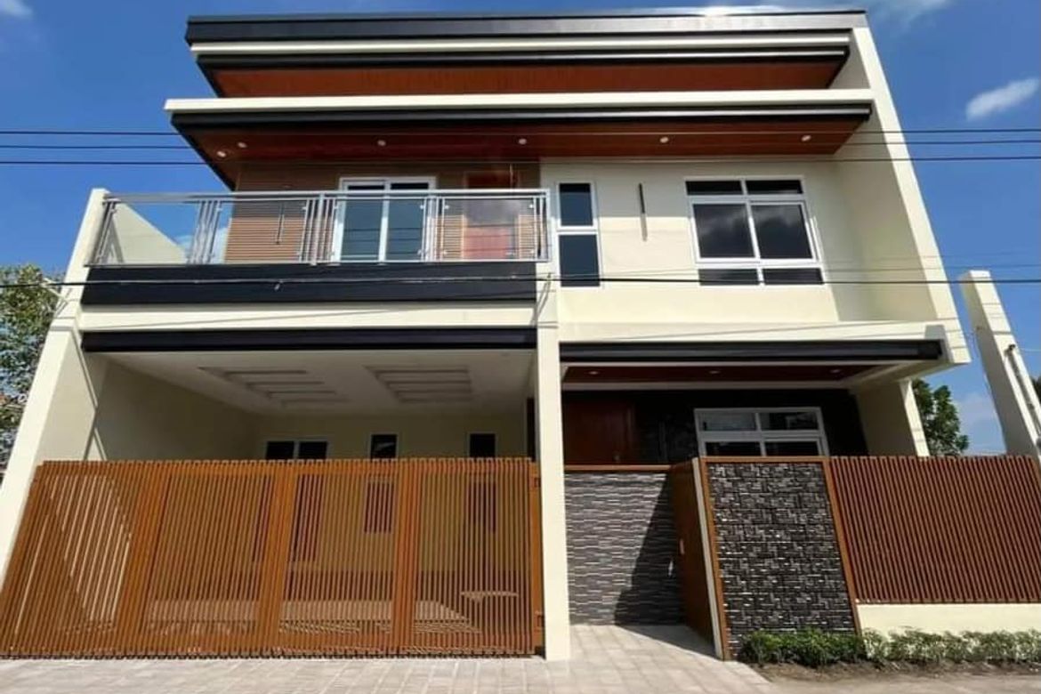 3 Bedroom House for Sale in Mining, Angeles, Pampanga