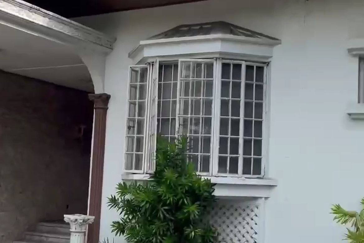 3 Bedroom House for Sale in Moonwalk, Parañaque, Metro Manila