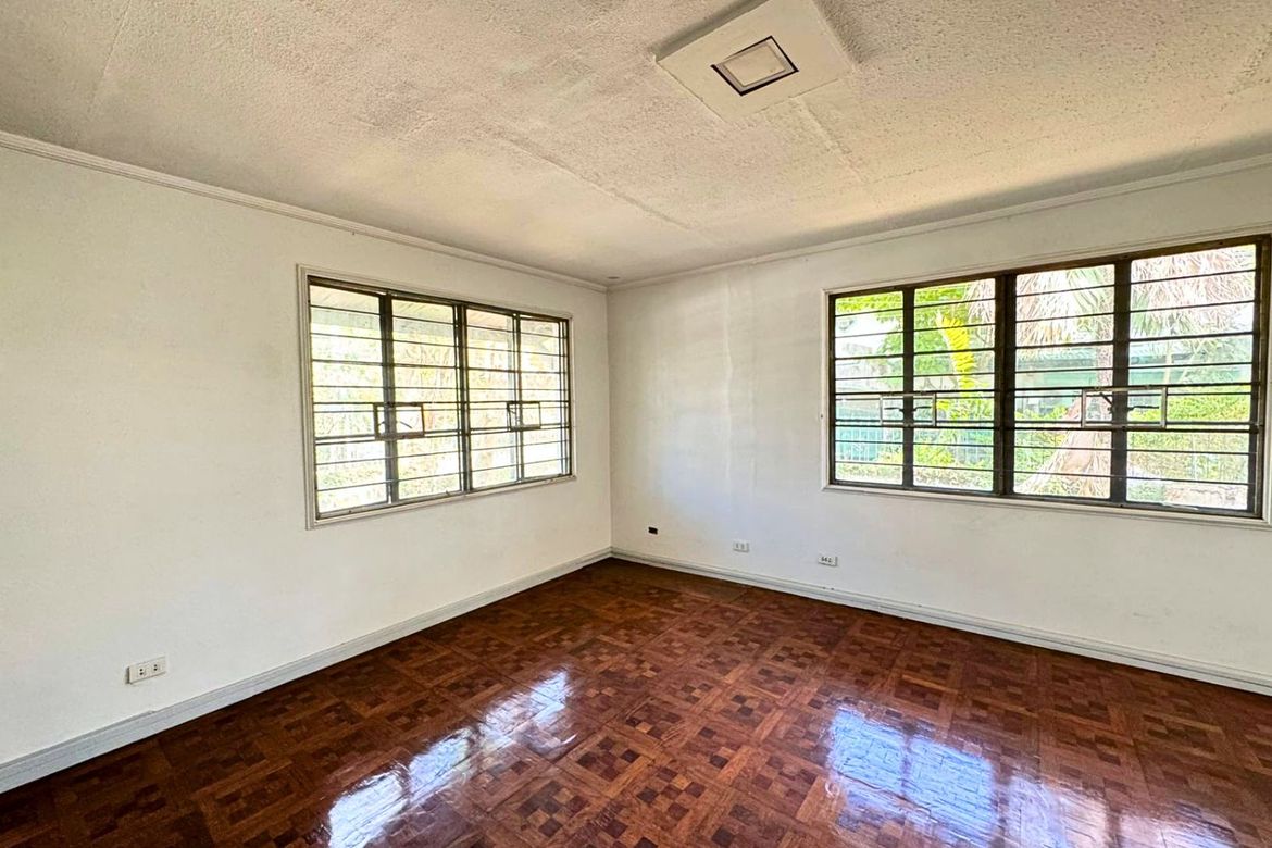 3 Bedroom House for Sale in Phil-Am, Quezon City, Metro Manila near MRT-3 North Avenue – photo 2
