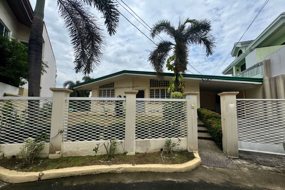3 Bedroom House for Sale in Phil-Am, Quezon City, Metro Manila near MRT-3 North Avenue – photo 2