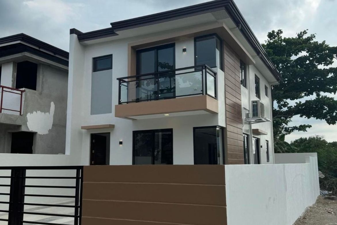 3 Bedroom House for Sale in Pilar, Las Piñas, Metro Manila