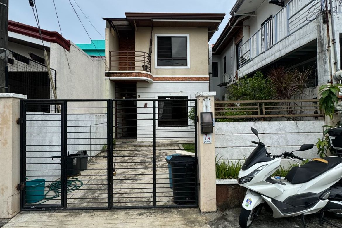 3 Bedroom House for Sale in Pilar, Las Piñas, Metro Manila