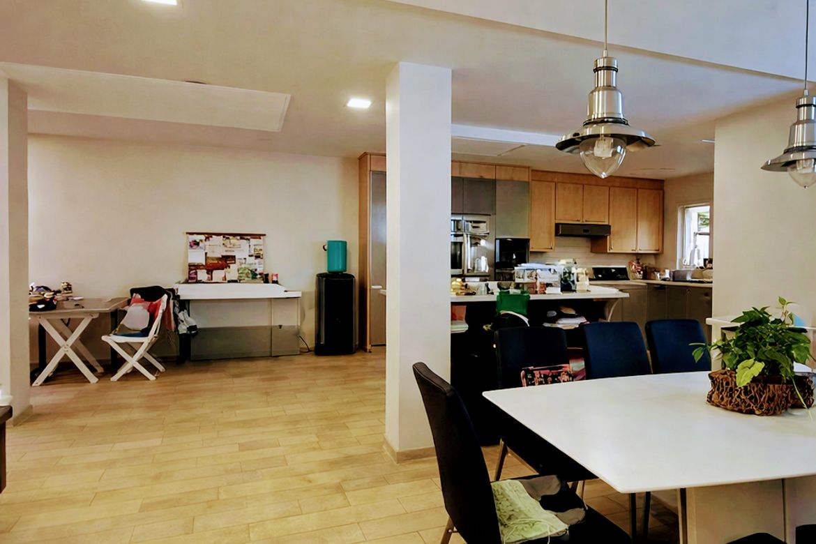 3 Bedroom House for Sale in Poblacion, Makati, Metro Manila