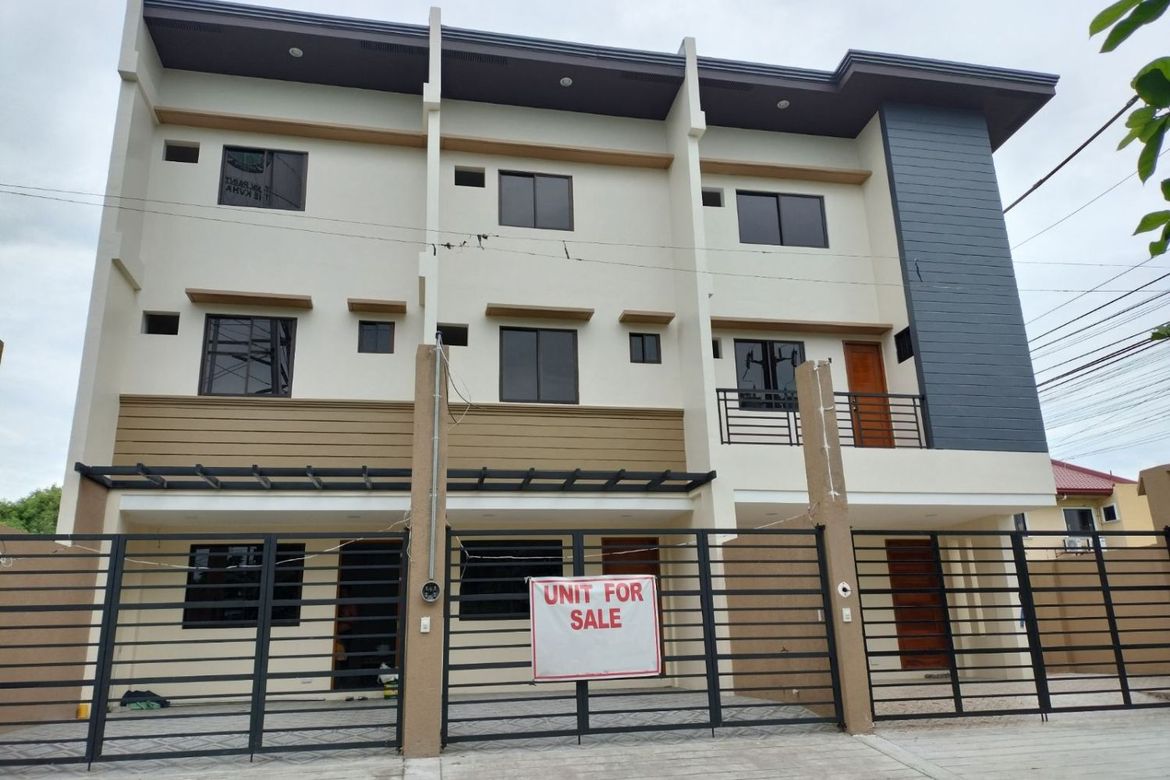 3 Bedroom House for Sale in Poblacion, Muntinlupa, Metro Manila