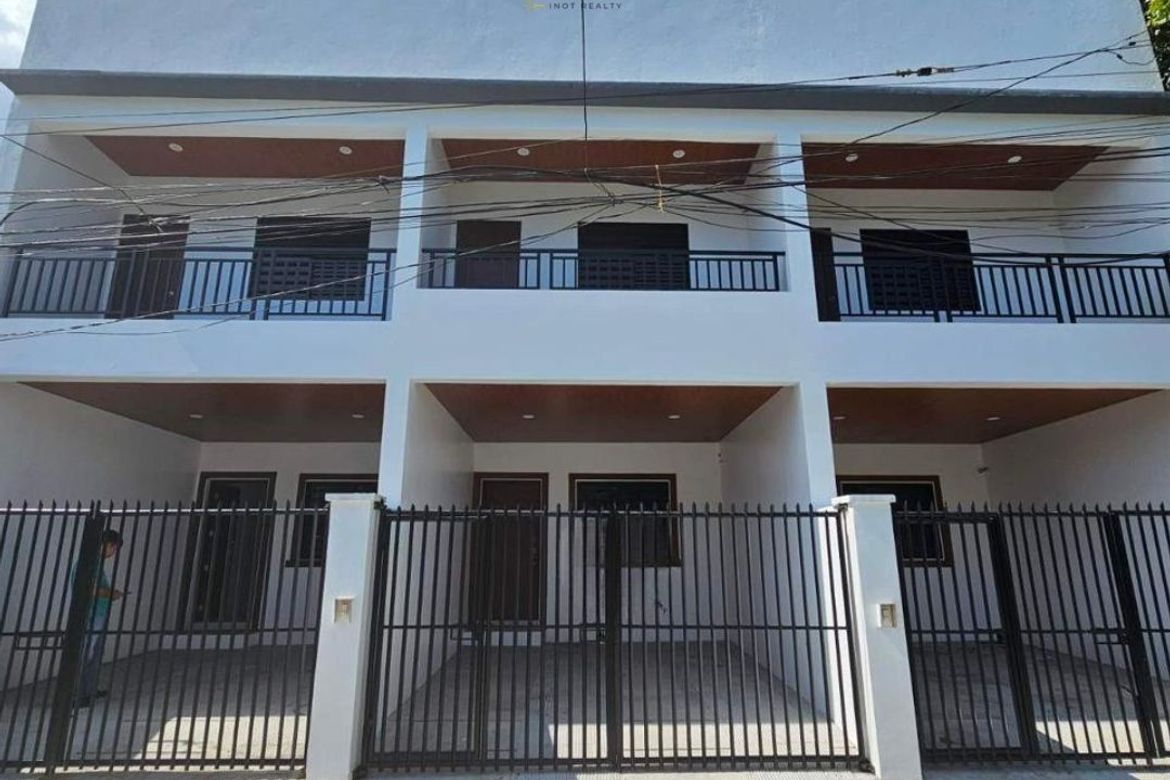 3 Bedroom House for Sale in Pulang Lupa Dos, Las Piñas, Metro Manila