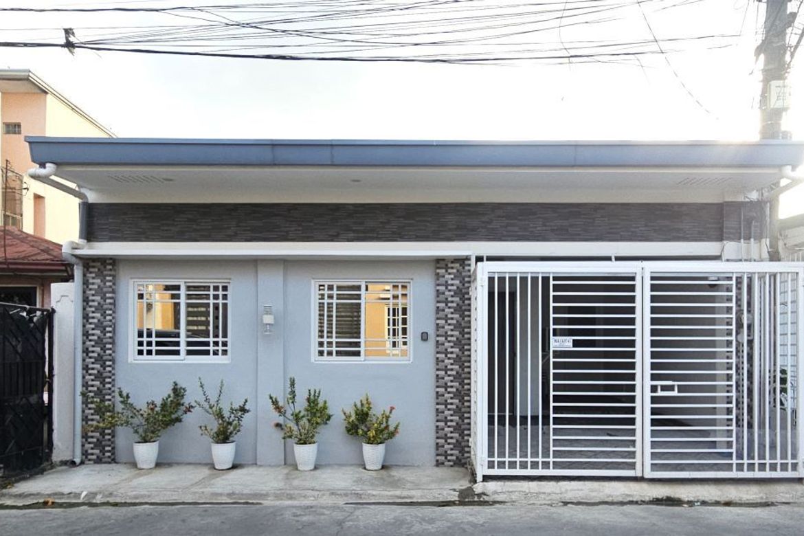 3 Bedroom House for Sale in Pulong Santa Cruz, Santa Rosa, Laguna