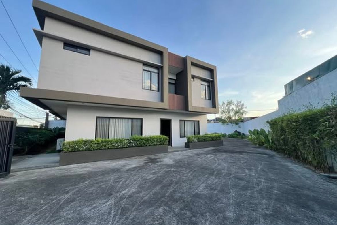 3 Bedroom House for Sale in Pulung Maragul, Angeles, Pampanga