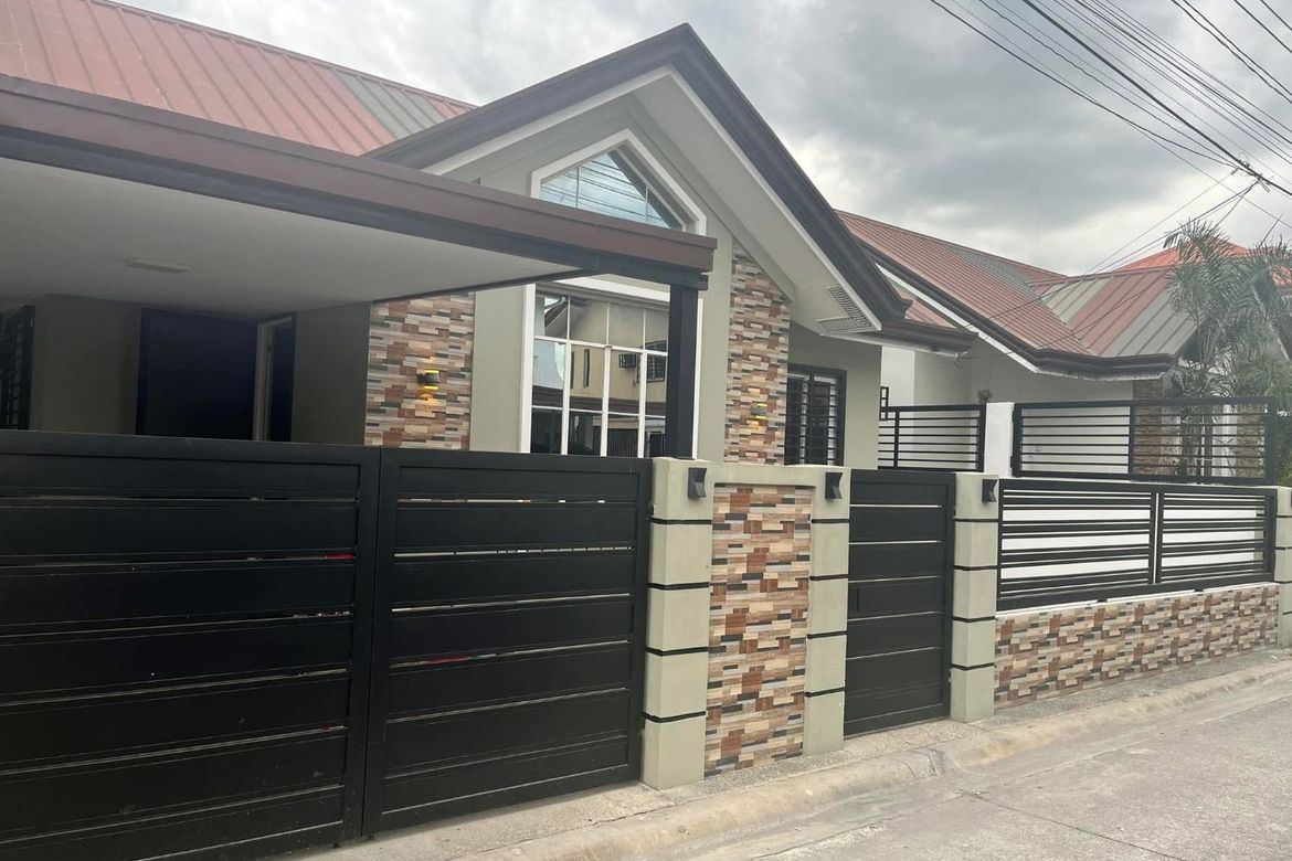 3 Bedroom House for Sale in Pulung Maragul, Angeles, Pampanga