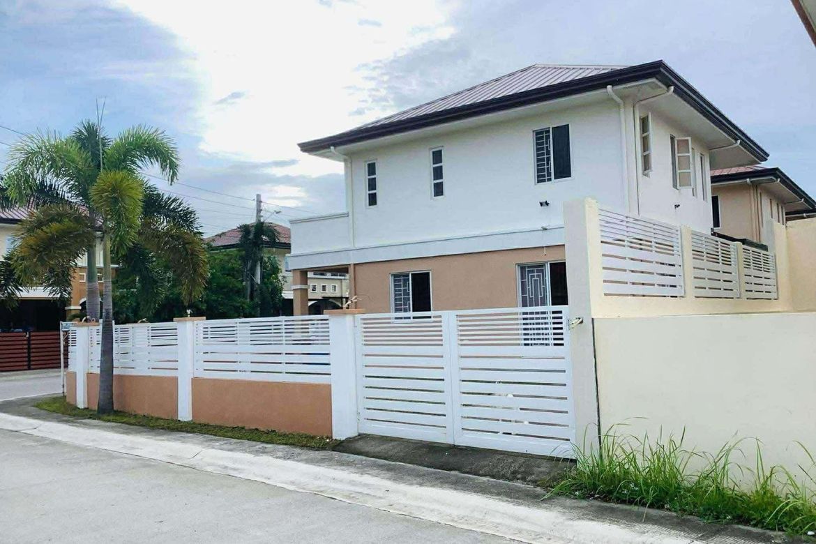3 Bedroom House for Sale in Pulung Maragul, Angeles, Pampanga