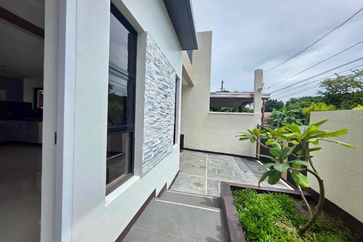 3 Bedroom House for Sale in San Agustin I, Dasmariñas, Cavite – photo 3