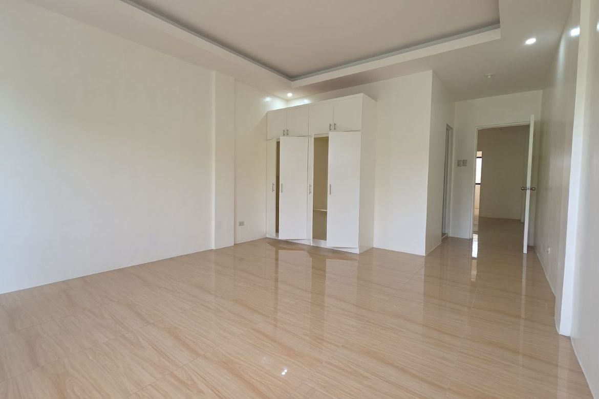 3 Bedroom House for Sale in San Bartolome, Quezon City, Metro Manila – photo 6