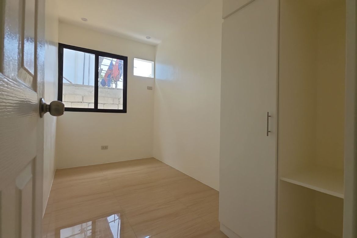 3 Bedroom House for Sale in San Bartolome, Quezon City, Metro Manila – photo 8