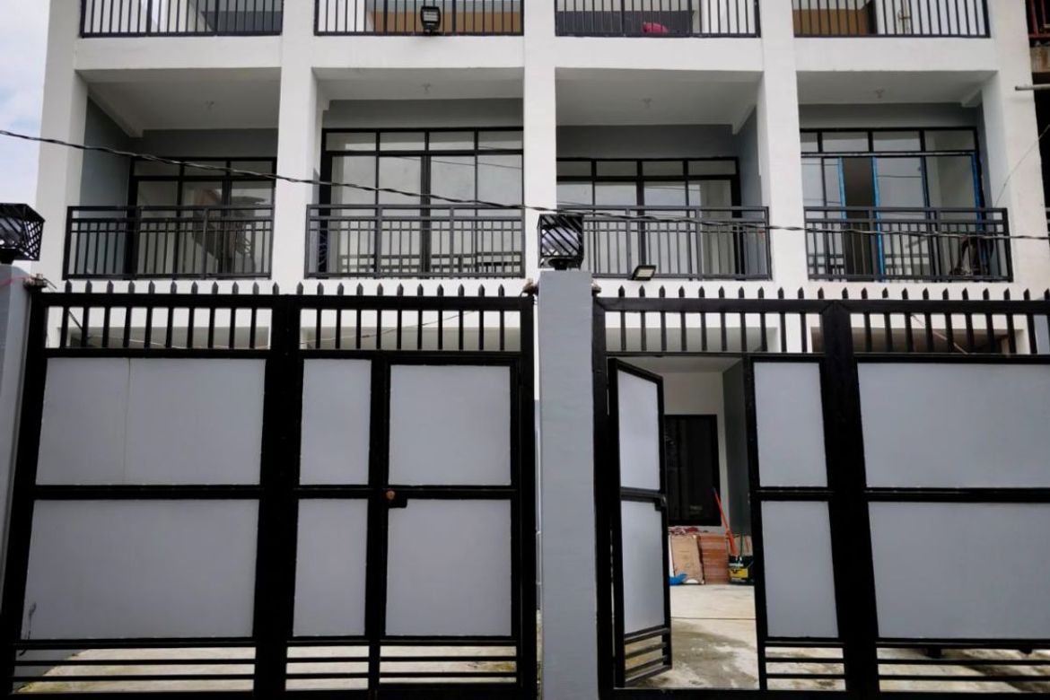 3 Bedroom House for Sale in San Isidro, Parañaque, Metro Manila