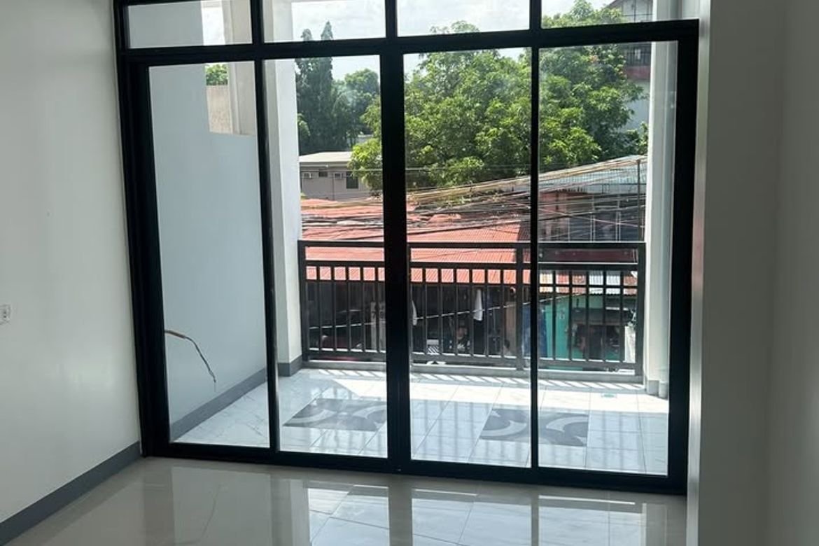 3 Bedroom House for Sale in San Isidro, Parañaque, Metro Manila – photo 6