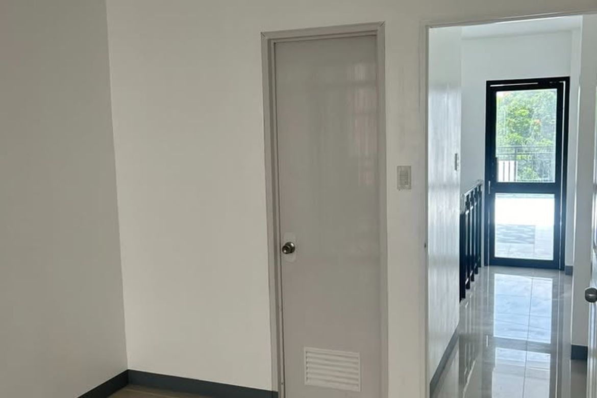 3 Bedroom House for Sale in San Isidro, Parañaque, Metro Manila – photo 7