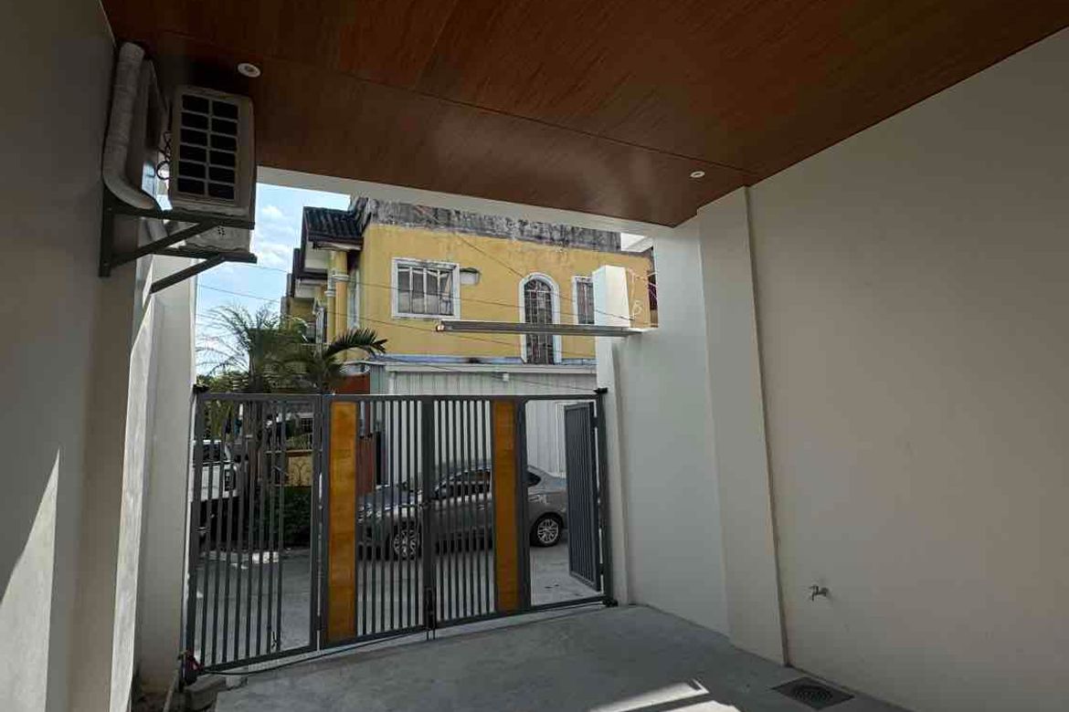 3 Bedroom House for Sale in San Isidro, Parañaque, Metro Manila – photo 2