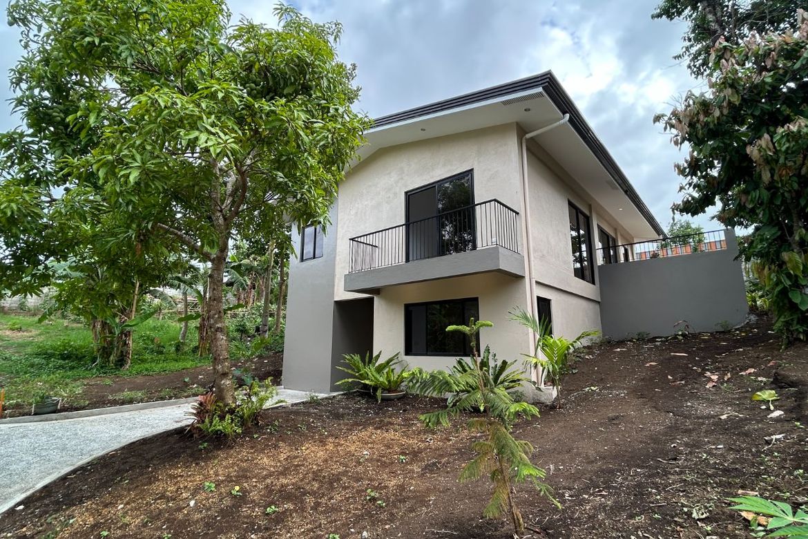 3 Bedroom House for Sale in San Jose, Tagaytay, Cavite