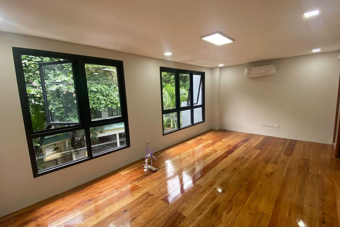 3 Bedroom House for Sale in San Lorenzo, Makati City near MRT-3 Ayala – photo 3