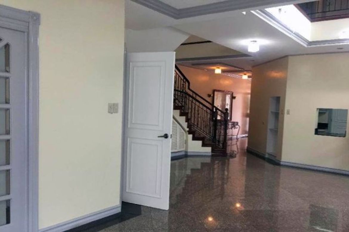 3 Bedroom House for Sale in San Lorenzo, Makati, Metro Manila near MRT-3 Ayala – photo 5