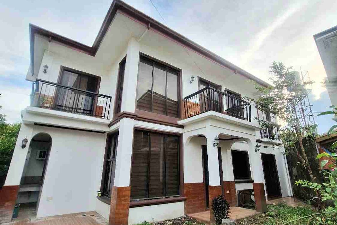 3 Bedroom House for Sale in Santa Cruz, Iloilo City, Iloilo