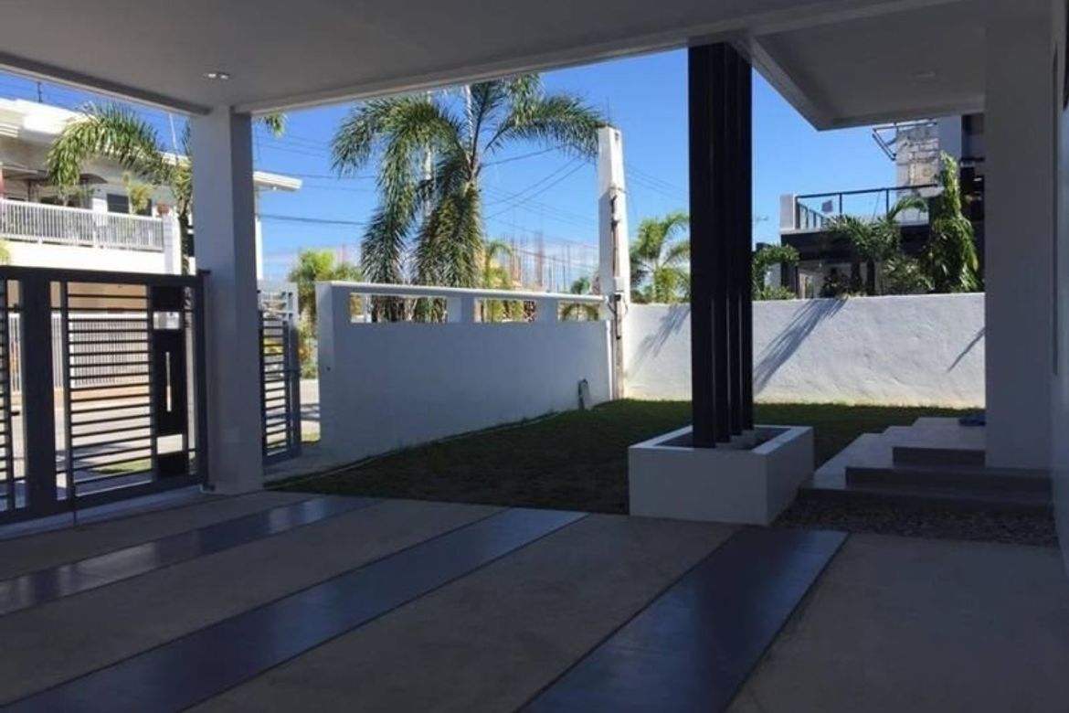 3 Bedroom House for Sale in Santa Teresita, Angeles, Pampanga – photo 4