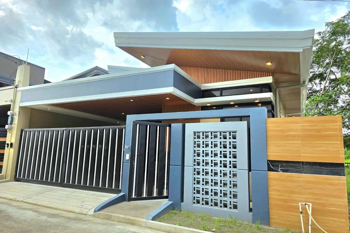 3 Bedroom House for Sale in Santo Domingo, Angeles, Pampanga