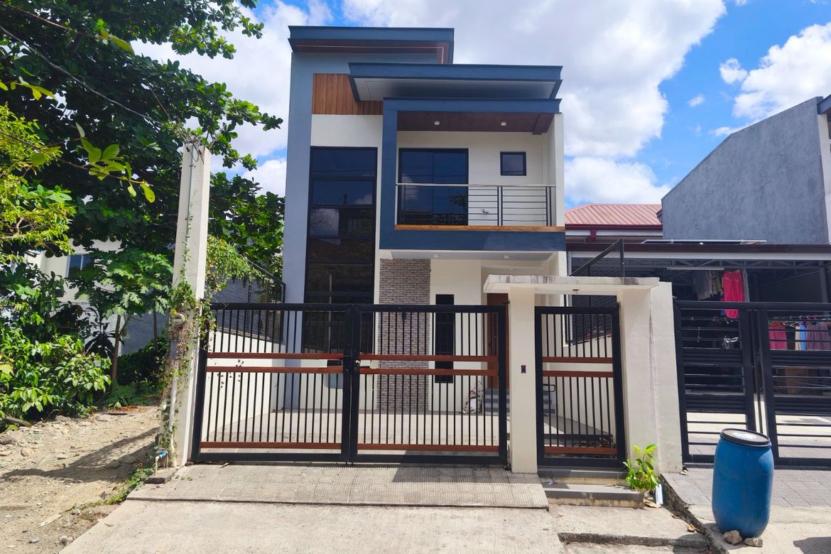 3 Bedroom House for Sale in Santo Domingo, Cainta, Rizal