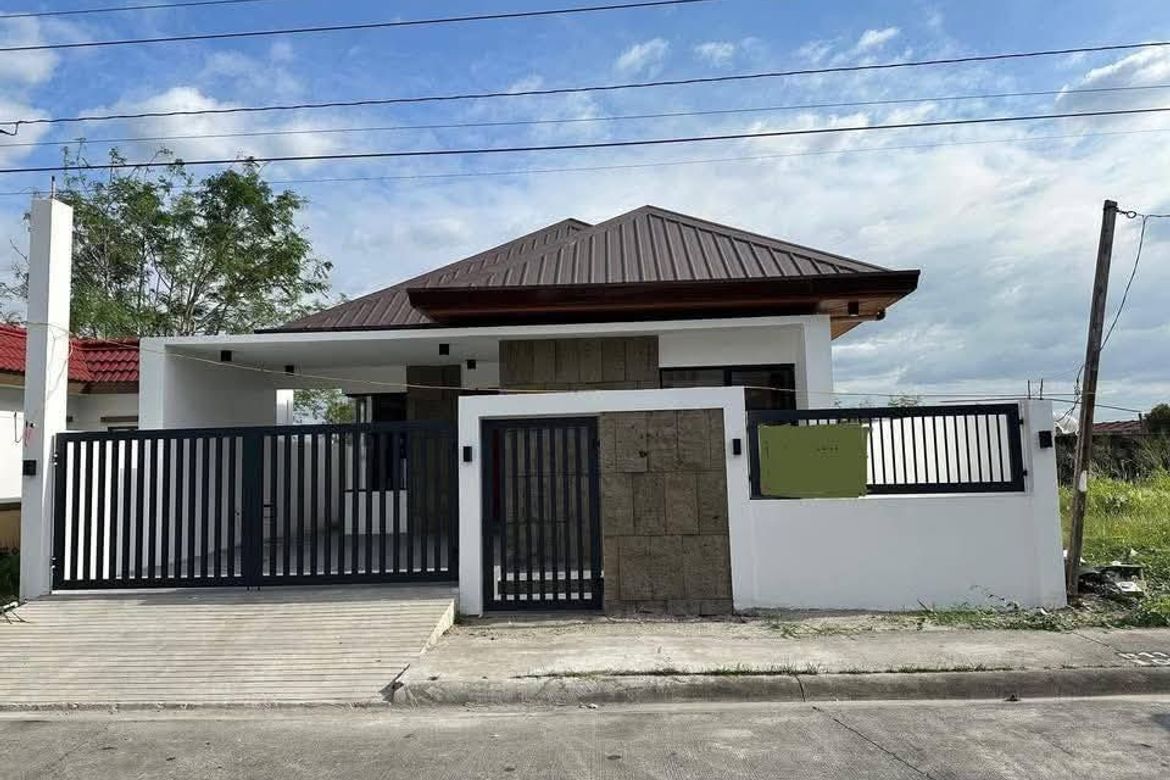 3 Bedroom House for Sale in Santo Rosario, San Fernando, Pampanga