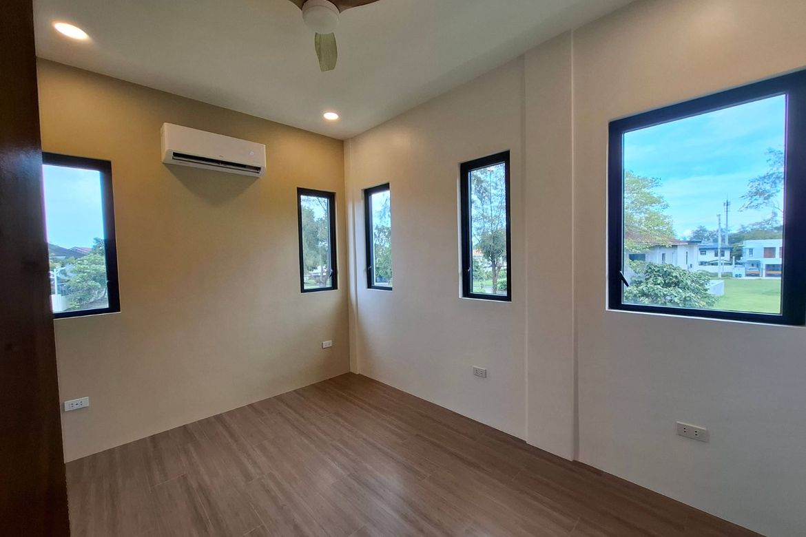 3 Bedroom House for Sale in Southpoint Subdivision - Cabuyao, Banaybanay, Cabuyao, Laguna – photo 8