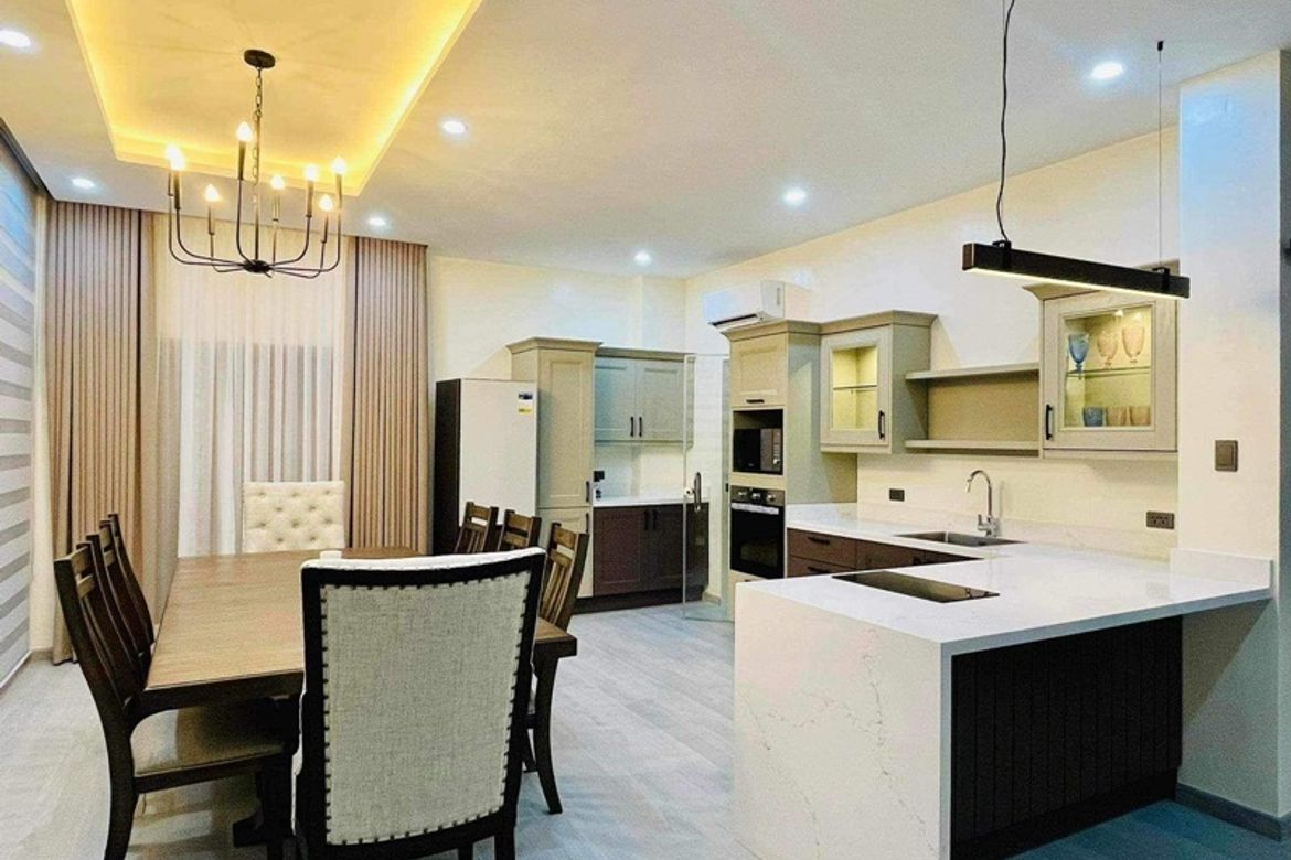3 Bedroom House for Sale in Tagaytay Highlands, Iruhin East, Tagaytay, Cavite