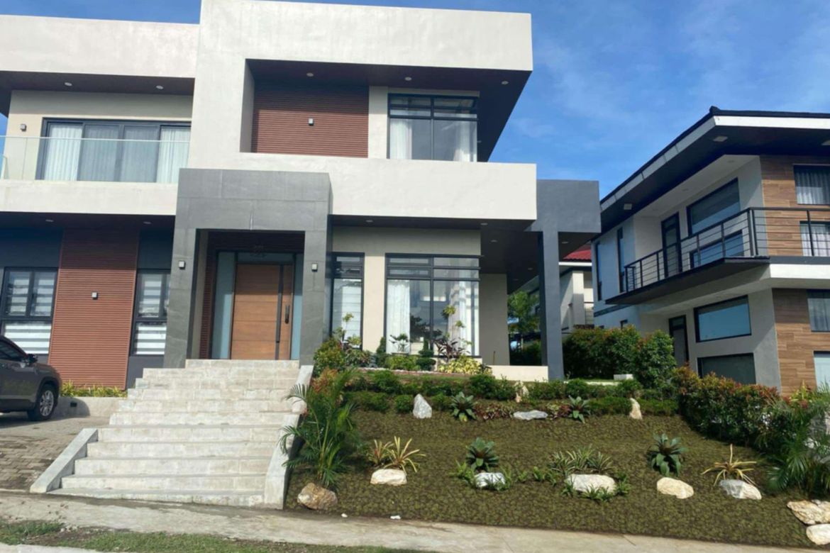 3 Bedroom House for Sale in Tagaytay Highlands, Iruhin East, Tagaytay, Cavite