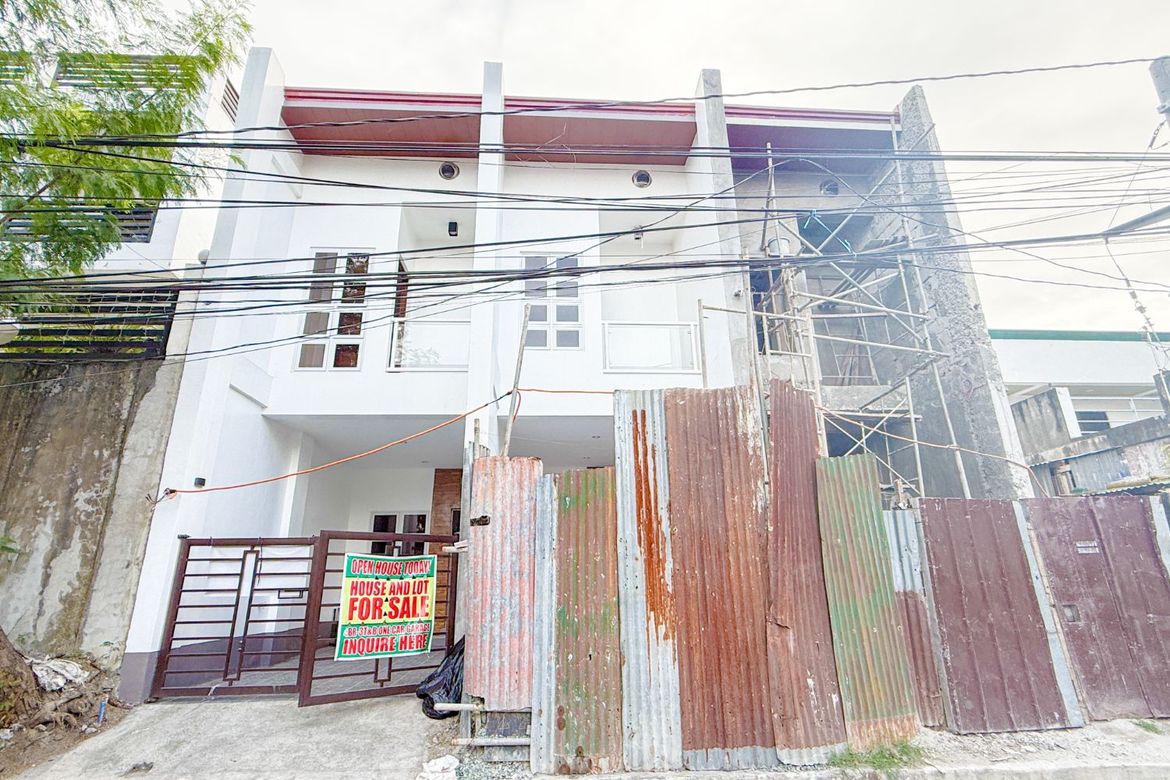 3 Bedroom House for Sale in Talon Kuatro, Las Piñas, Metro Manila