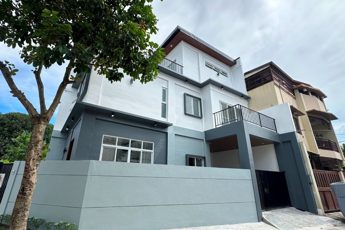 3 Bedroom House for Sale in Talon Singko, Las Piñas, Metro Manila