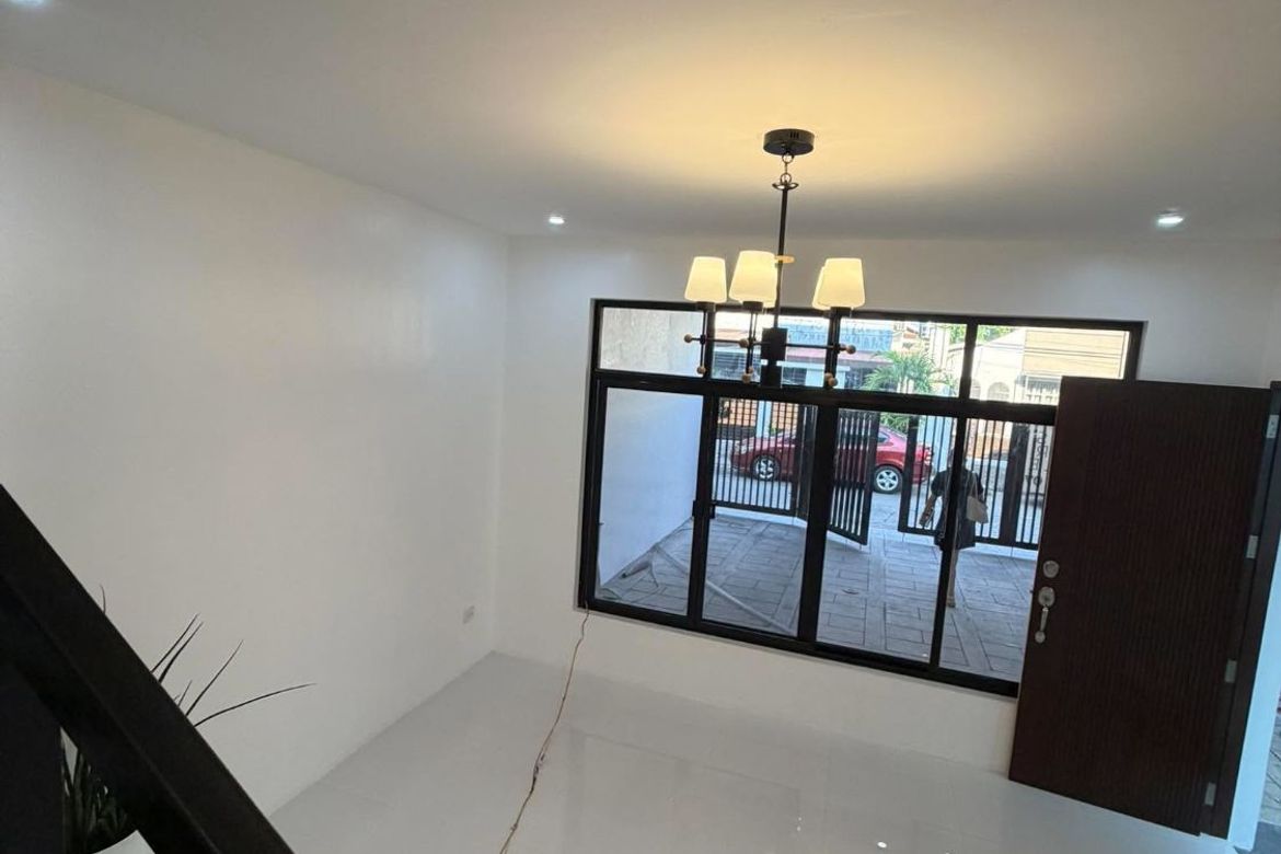 3 Bedroom House for Sale in Talon Uno, Las Piñas, Metro Manila
