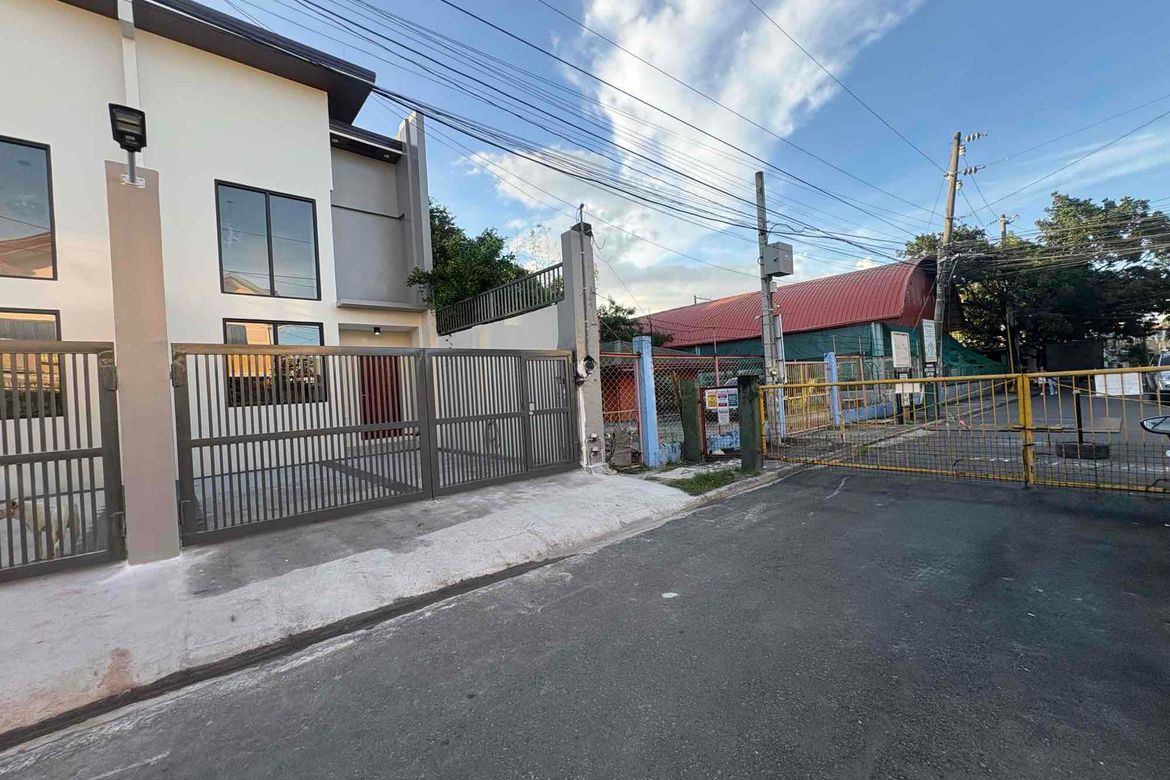 3 Bedroom House for Sale in Talon Uno, Las Piñas, Metro Manila – photo 3