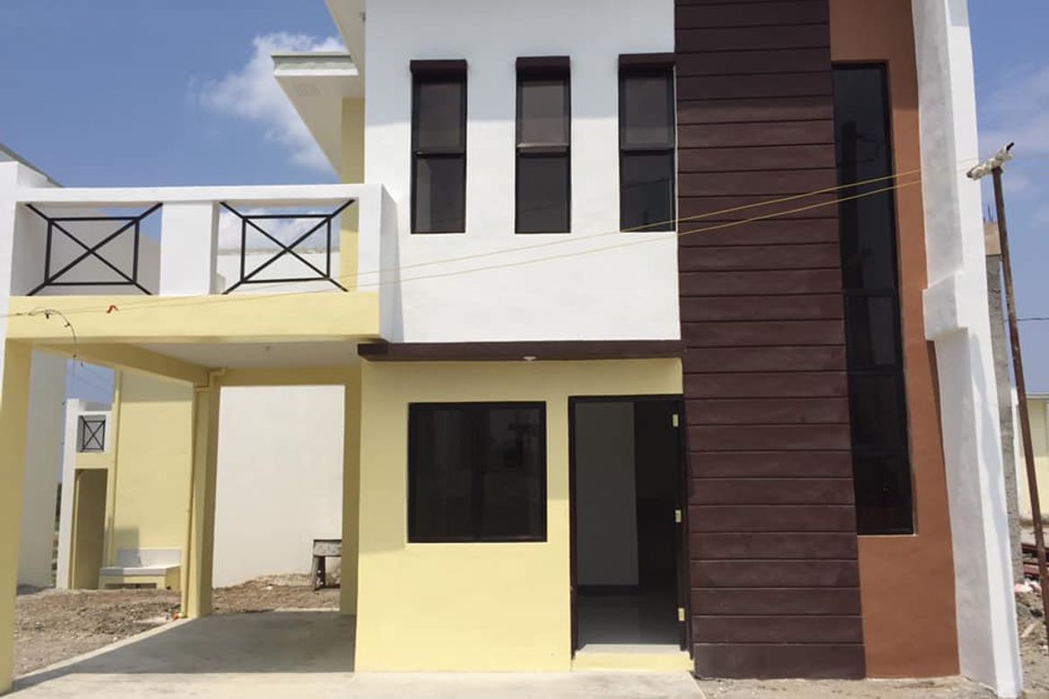 3 Bedroom House for Sale in Tanauan, Tanza, Cavite