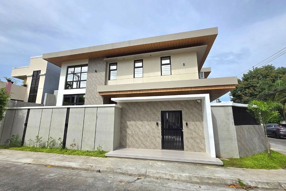 3 Bedroom House for Sale in Telabastagan, San Fernando, Pampanga