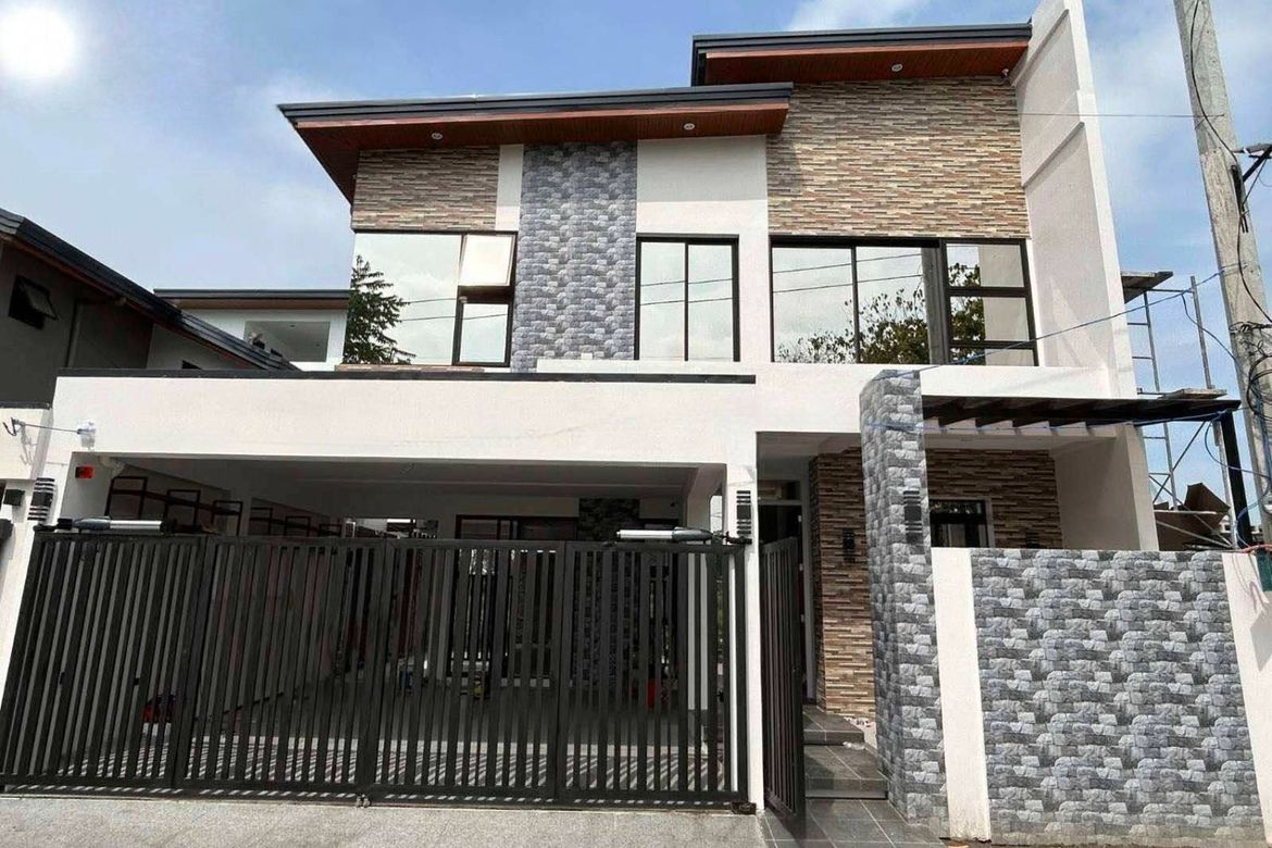 3 Bedroom House for Sale in Telabastagan, San Fernando, Pampanga