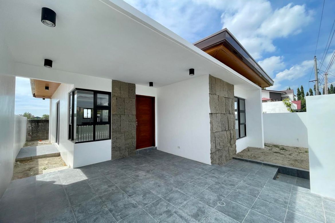 3 Bedroom House for Sale in Telabastagan, San Fernando, Pampanga – photo 2
