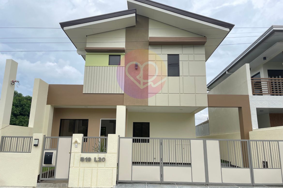 3 Bedroom House for Sale in The Grand Parkplace Village, Anabu I-B, Imus, Cavite