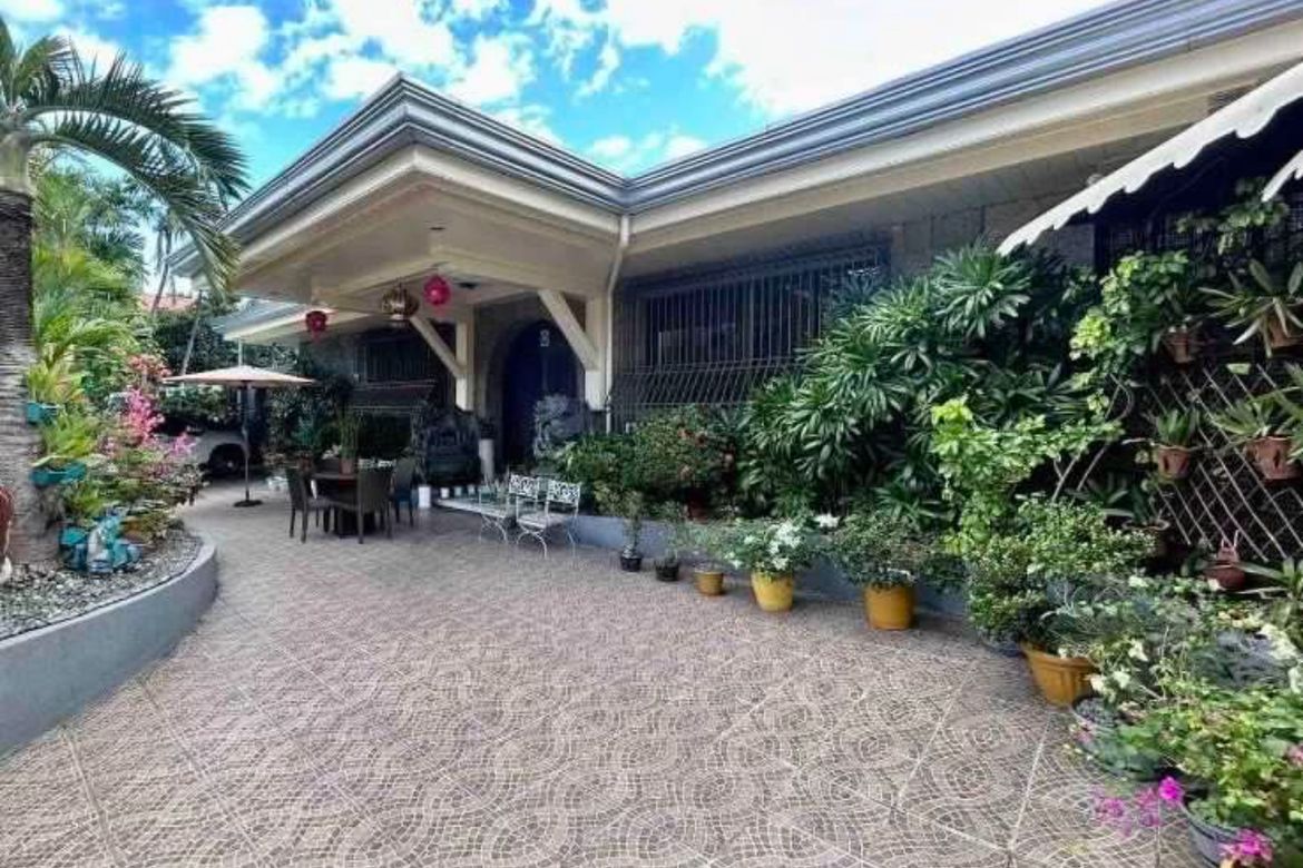 3 Bedroom House for Sale in Ugong Norte, Quezon City, Metro Manila