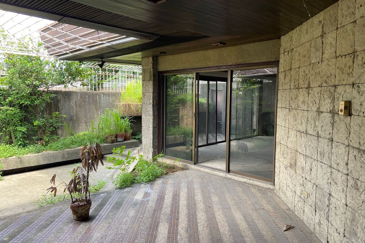 3 Bedroom House for Sale in Ugong Norte, Quezon City, Metro Manila