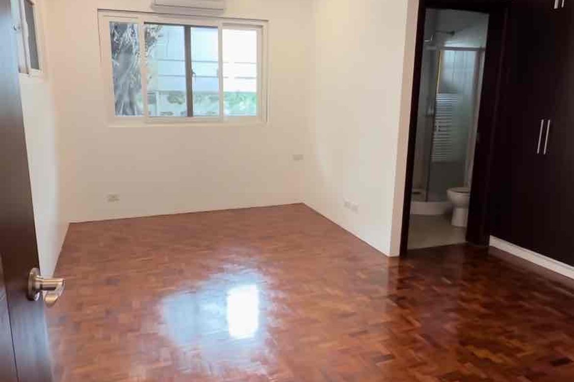 3 Bedroom House for Sale in Urdaneta, Makati, Metro Manila near MRT-3 Buendia – photo 3
